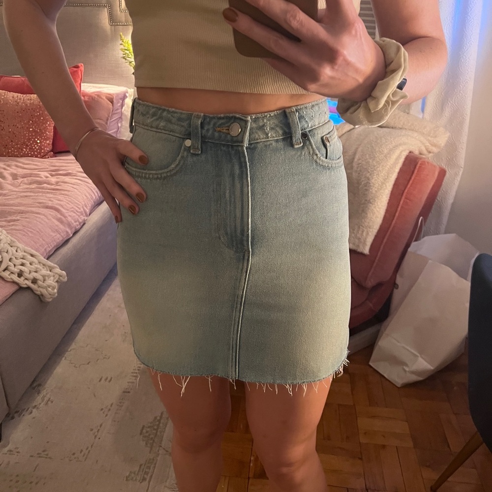 H&M light wash denim skirt